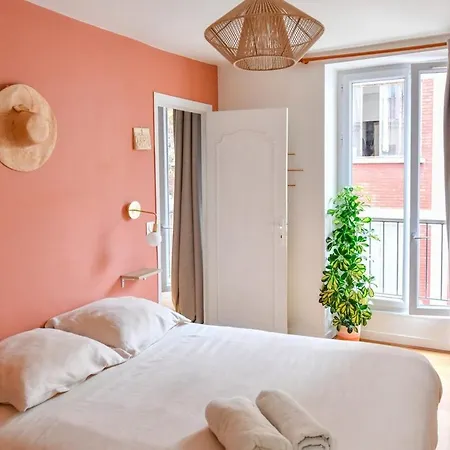 Beverage & Food Spots